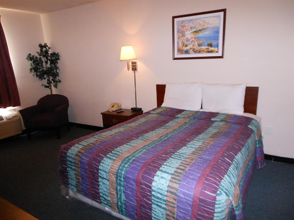 Intown Suites Extended Stay Select Hampton Va Rum bild