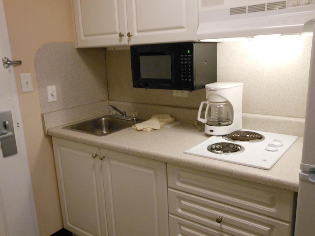 Intown Suites Extended Stay Select Hampton Va Rum bild