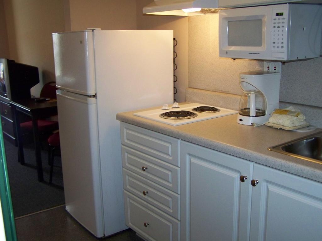 Intown Suites Extended Stay Select Hampton Va Exteriör bild