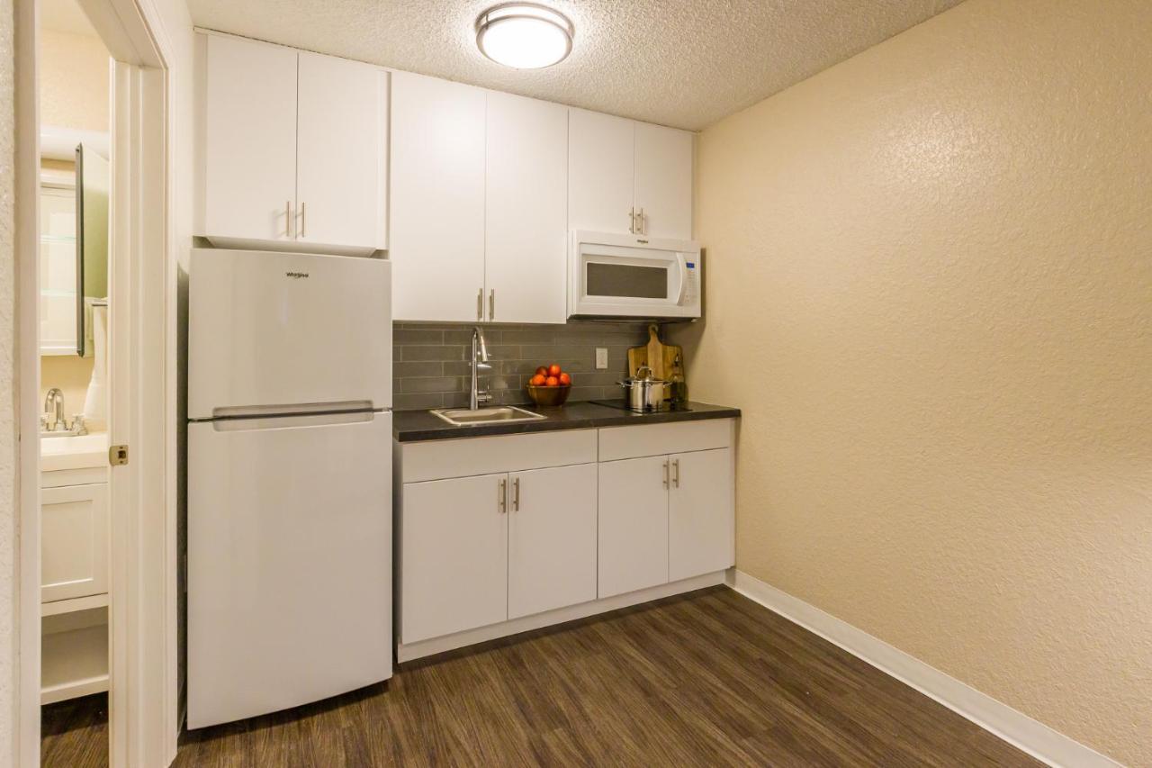 Intown Suites Extended Stay Select Hampton Va Exteriör bild