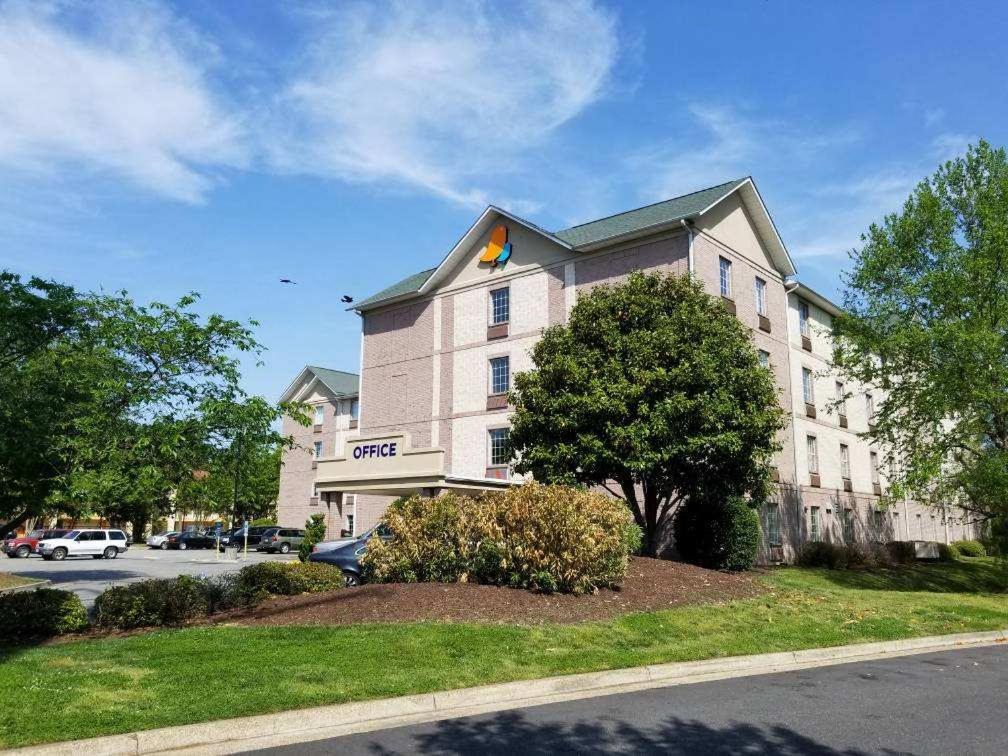 Intown Suites Extended Stay Select Hampton Va Exteriör bild