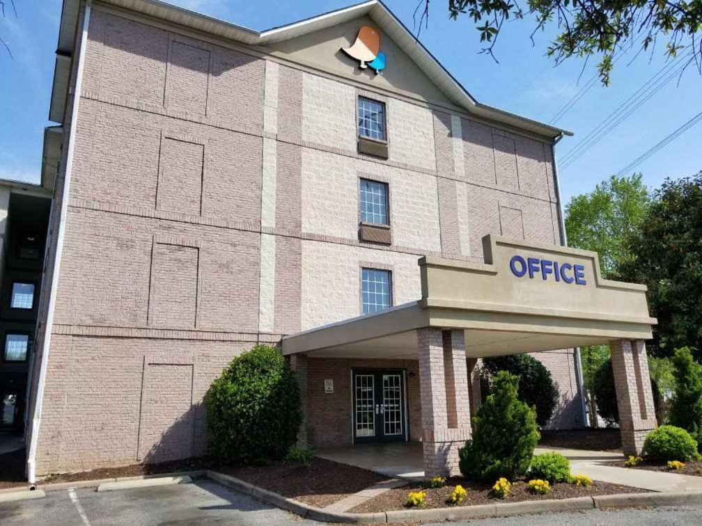 Intown Suites Extended Stay Select Hampton Va Exteriör bild